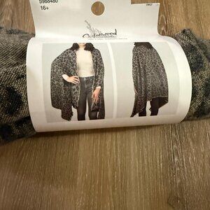 CedarWood Threads Leopard Shawl